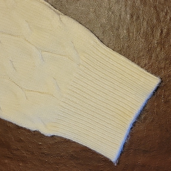 Jessica Simpson Cream Sweater - Picture 4 of 8